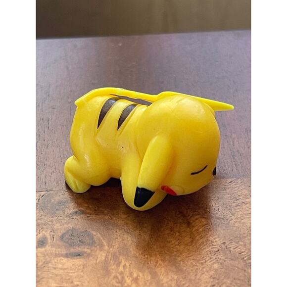 Nintendo pikachu mini figure laying position - Picture 1 of 5